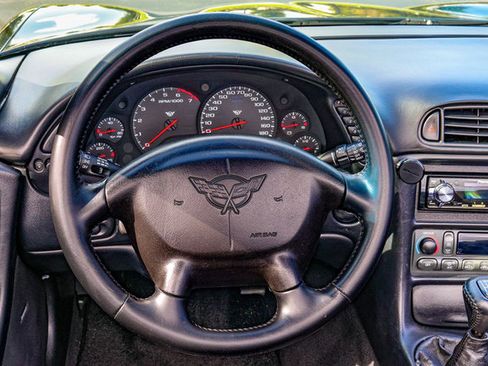 Used 1998 Chevrolet Corvette Convertible w/ Memory Pkg RWD image 51