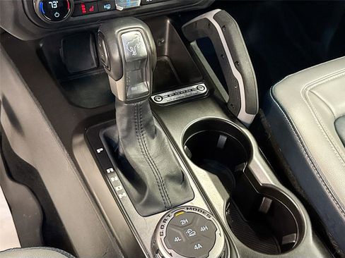 Certified 2021 Ford Bronco Outer Banks w/ Sasquatch Package image 16