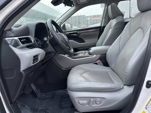 Used 2021 Toyota Highlander Platinum image 20