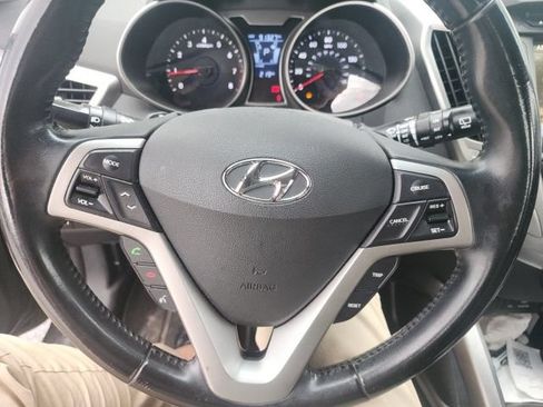 Used 2014 Hyundai Veloster w/ Technology Package 03 FWD image 16