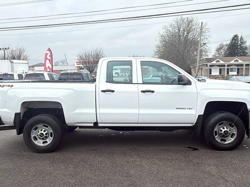 Used 2018 Chevrolet Silverado 2500 W/T w/ Snow Plow Prep Package AWD/4WD image 11