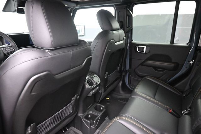New 2026 Jeep Gladiator Sport AWD/4WD image 16