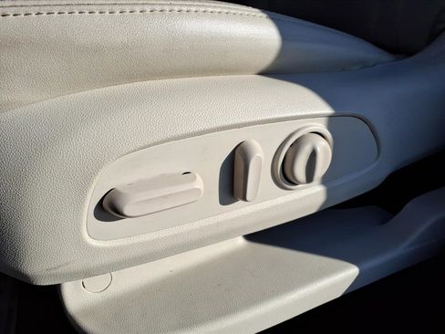 Used 2023 Buick Enclave Essence w/ Experience Buick Package image 15