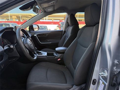 Used 2022 Toyota RAV4 LE image 25