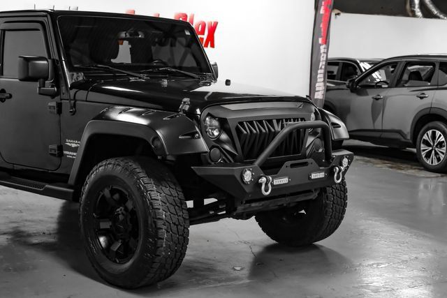 Used 2015 Jeep Wrangler Unlimited Sahara w/ Connectivity Group AWD/4WD image 6