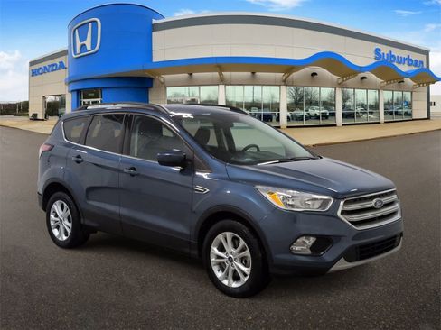 Used 2018 Ford Escape SE w/ SE Sync 3 Package image 2