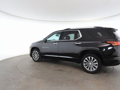 Used 2023 Chevrolet Traverse Premier image 9