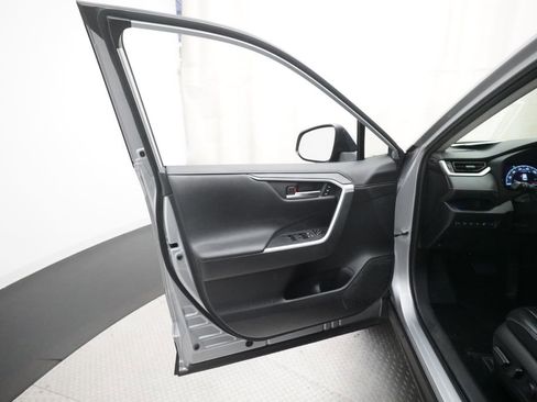 Used 2019 Toyota RAV4 Limited AWD/4WD image 28