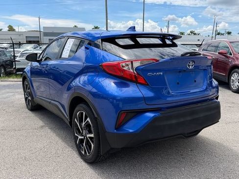 Used 2020 Toyota C-HR XLE FWD image 5