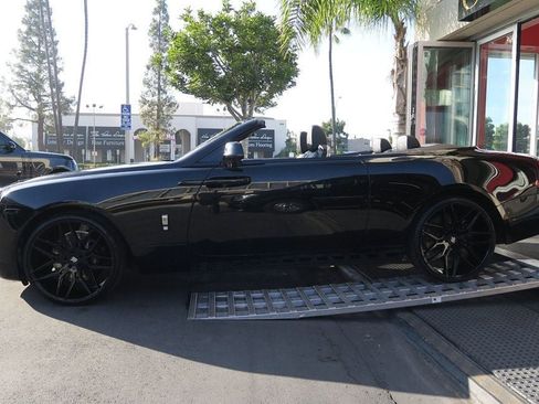 Used 2017 Rolls-Royce Dawn image 50