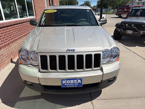 Used 2008 Jeep Grand Cherokee Laredo w/ Sun/Sound Group AWD/4WD image 6