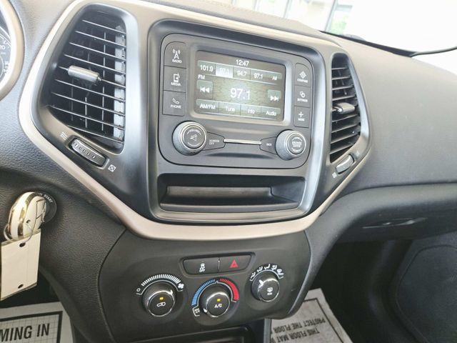 Used 2017 Jeep Cherokee Sport AWD/4WD image 21