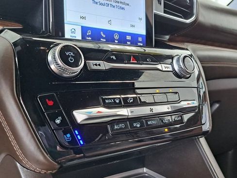 Used 2022 Ford Explorer King Ranch w/ Premium Technology Package AWD/4WD image 16