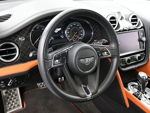 Certified 2020 Bentley Bentayga image 17