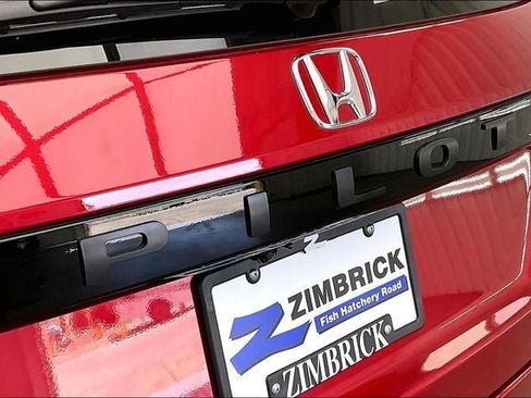 Certified 2025 Honda Pilot TrailSport image 9