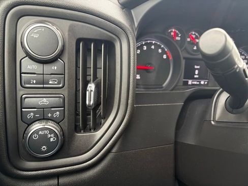 Used 2020 Chevrolet Silverado 1500 Custom w/ Custom Convenience Package AWD/4WD image 21
