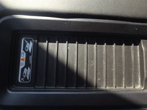 Used 2018 GMC Sierra 1500 SLT w/ SLT Premium Package image 30