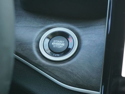 Used 2023 Jeep Grand Cherokee L Limited w/ Black Appearance Package image 25