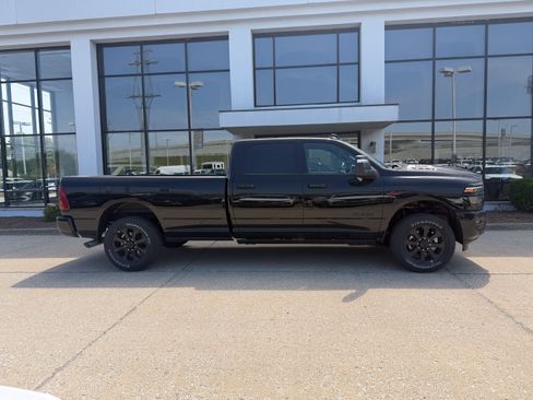 New 2026 RAM 3500 Laramie AWD/4WD image 3
