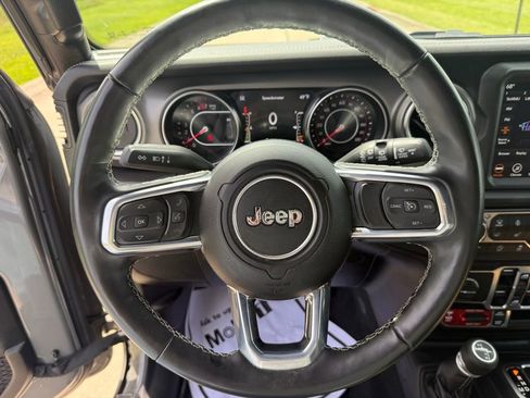 Used 2022 Jeep Wrangler Unlimited Rubicon w/ LED Lighting Group AWD/4WD image 28