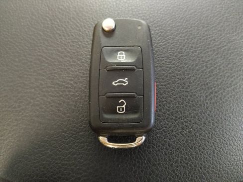 Used 2017 Volkswagen Jetta SE FWD image 32
