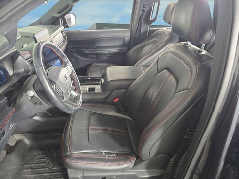 Used 2022 Ford Expedition Max Limited image 4