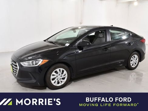 Used 2017 Hyundai Elantra SE image 1