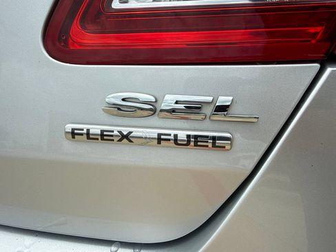 Used 2019 Ford Taurus SEL w/ Equipment Group 201A FWD image 6