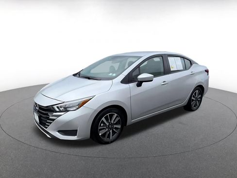 Used 2025 Nissan Versa SV FWD image 6