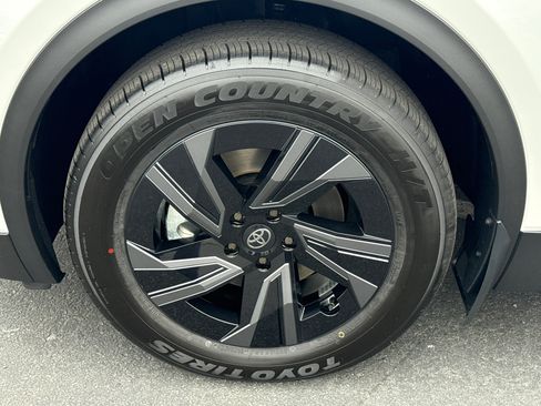 New 2026 Toyota C-HR AWD/4WD image 5