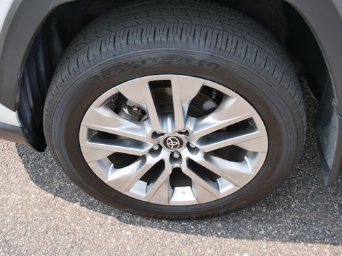 Used 2025 Toyota RAV4 XLE Premium w/ Weather Package AWD/4WD image 15
