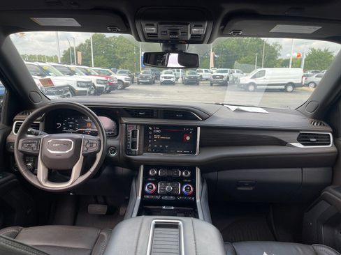 Used 2022 GMC Yukon Denali AWD/4WD image 15