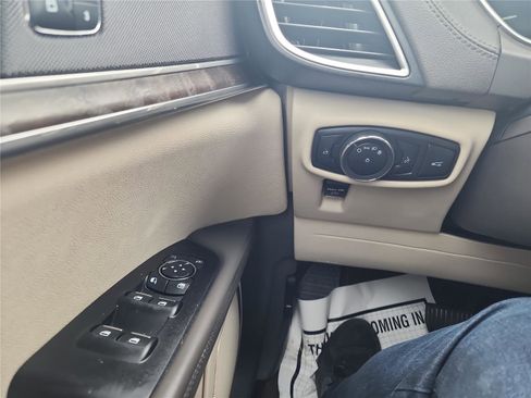 Used 2017 Lincoln MKX Select w/ Select Plus Package image 27