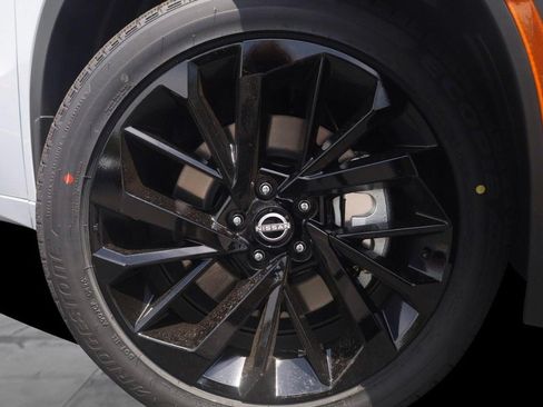New 2026 Nissan Rogue Platinum AWD/4WD image 3