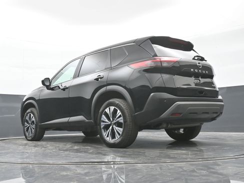 Used 2023 Nissan Rogue SV image 40