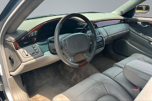 Used 2005 Cadillac De Ville w/ Limited Edition Package FWD image 16