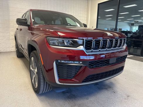 New 2026 Jeep Grand Cherokee Limited AWD/4WD image 8