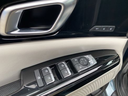 Used 2022 Kia Carnival SX image 30