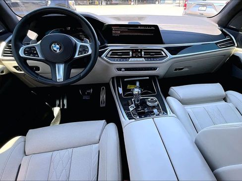 Used 2020 BMW X7 xDrive40i w/ M Sport Package AWD/4WD image 16