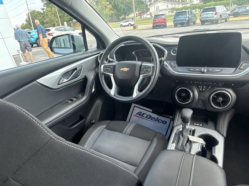 Used 2024 Chevrolet Blazer LT w/ Convenience Package FWD image 15
