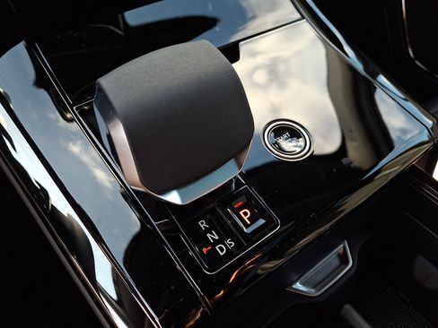 New 2026 Land Rover Range Rover Sport SE image 14