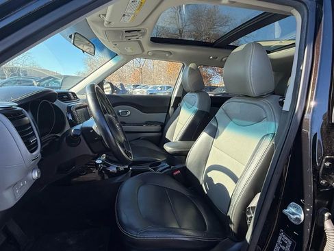 Used 2016 Kia Soul + w/ Primo Package image 2