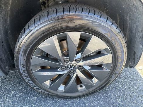 Used 2024 Volkswagen Taos S image 31