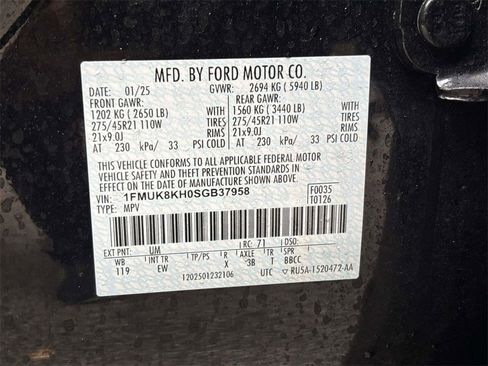 Used 2025 Ford Explorer ST-Line w/ ST-Line Street Pack image 33