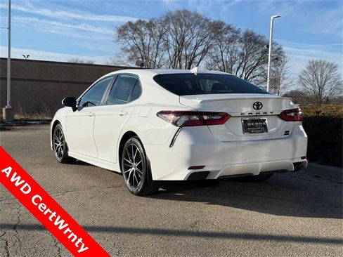 Used 2024 Toyota Camry SE image 5