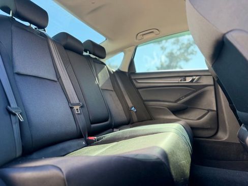 Used 2018 Honda Accord EX image 22