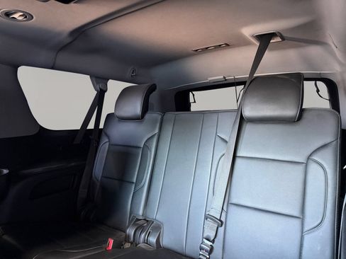 Used 2019 Chevrolet Suburban LT RWD image 28