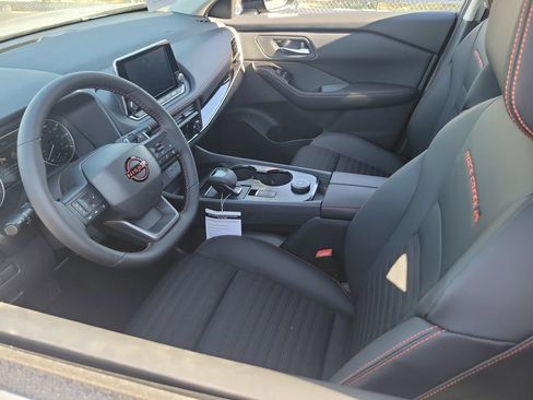 New 2026 Nissan Rogue SV AWD/4WD image 3