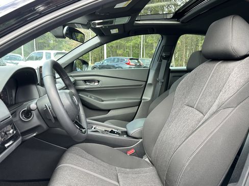 Used 2025 Honda Accord Sport image 7