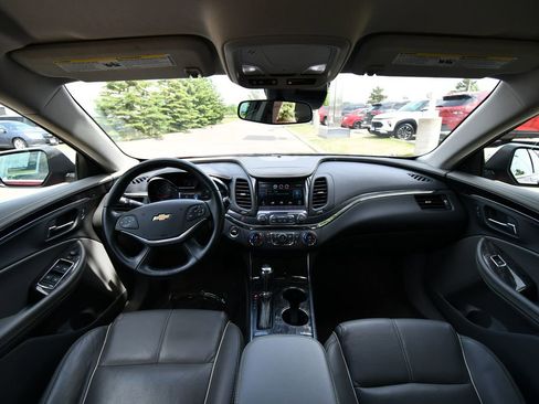 Used 2015 Chevrolet Impala LTZ FWD image 3